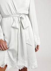 Signature Lace Satin Robes white
