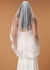 Cordelia Floral Lace Hip Length Veil