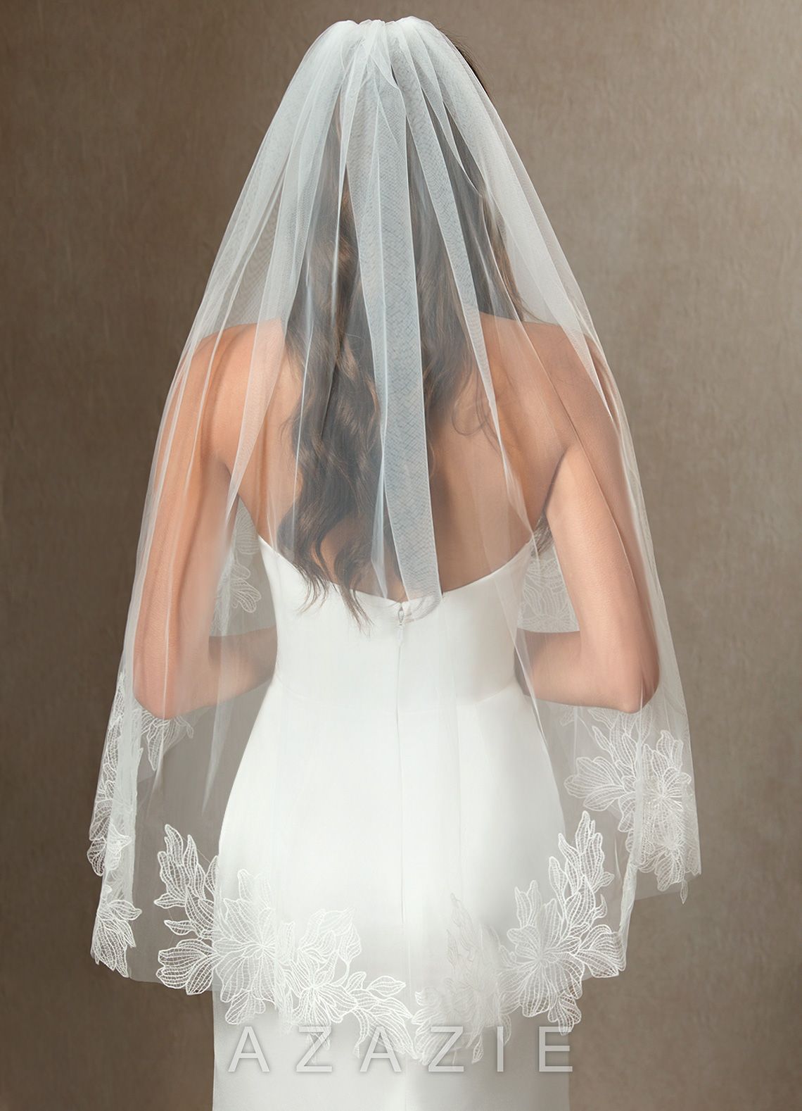 Embroidered Floral Lace Hem Fingertip Length Veil