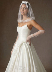 Vintage Floral Lace Birdcage Veil  diamond_white