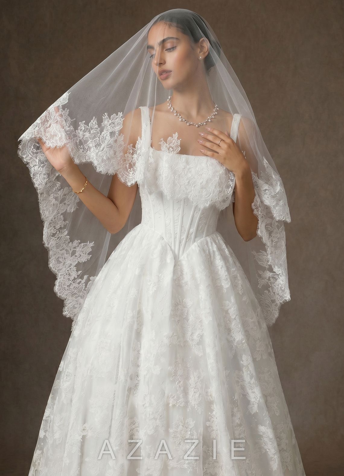 Lace Mantilla Juliette Fingertip Veil