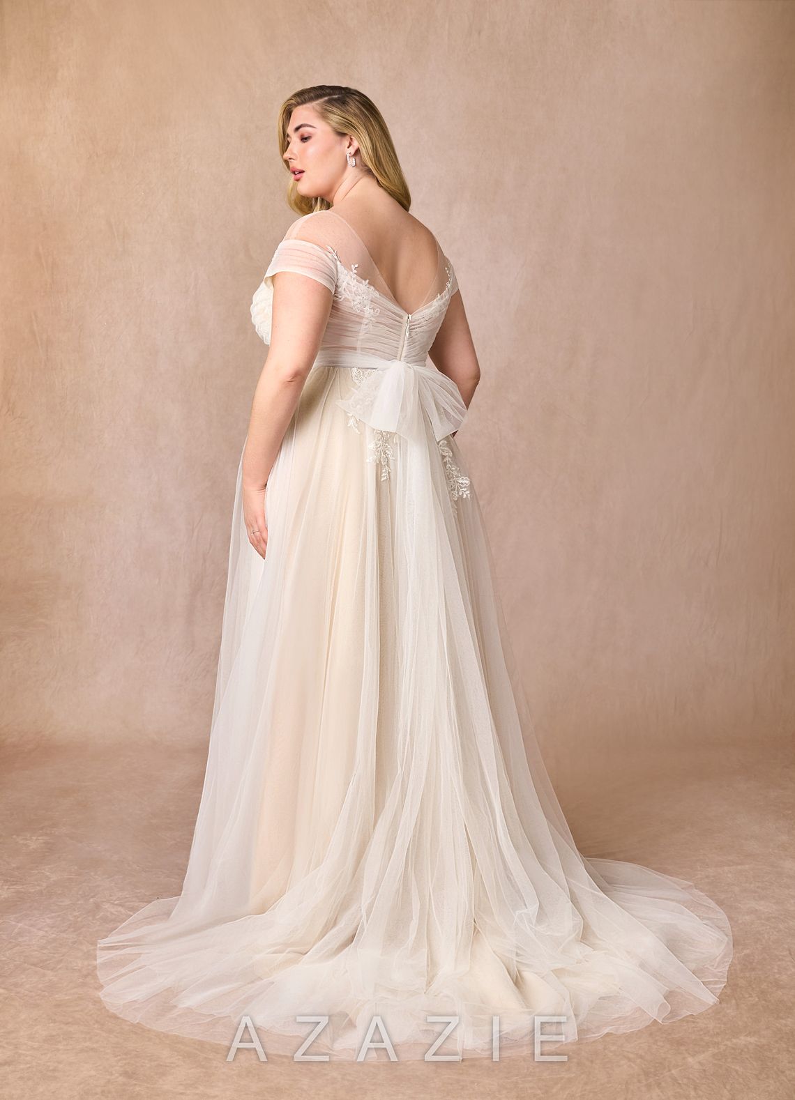 Azazie Cindy Wedding Dress Diamond White Champagne A-Line Illusion Off-The-Shouler Lace Tulle Dress diamond_white/champagne