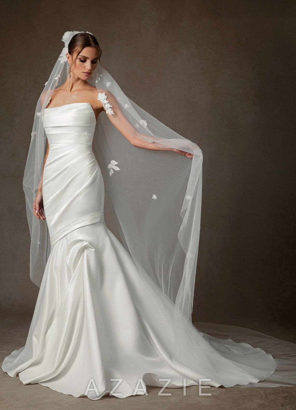 The Garden Tiers 3D Floral Chapel Veil  diamond_white
