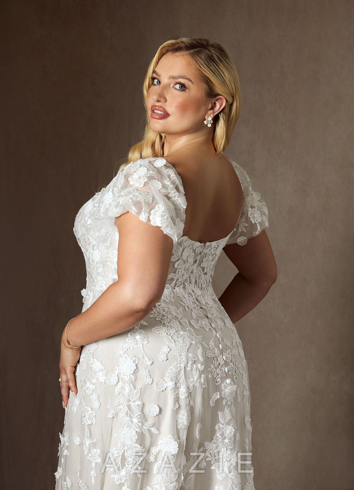 Azazie Vivienne Diamond White A-Line Sweetheart Lace Dress diamond_white